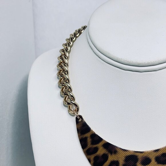 Chunky Gold Tone Curb Chain Leopard Bib Choker Necklace (5451) - Picture 3 of 6